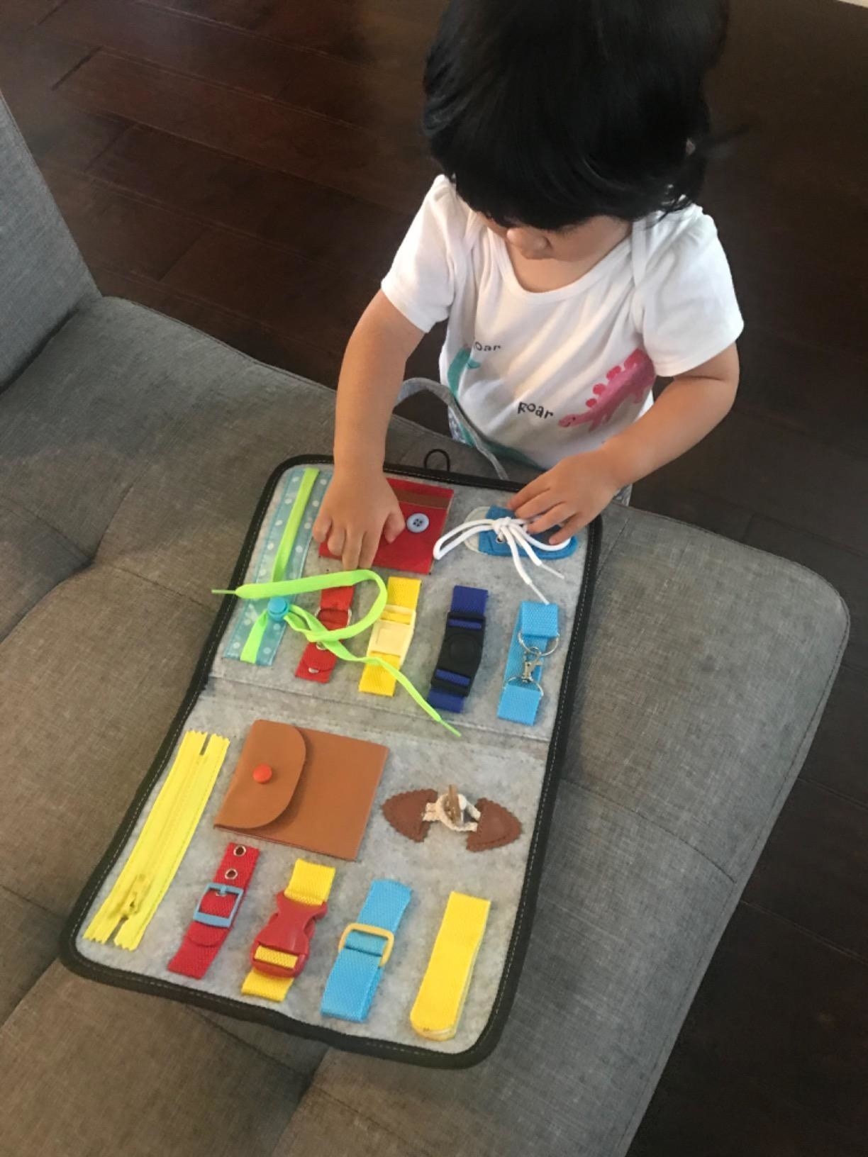 reviewer showing the board in grey