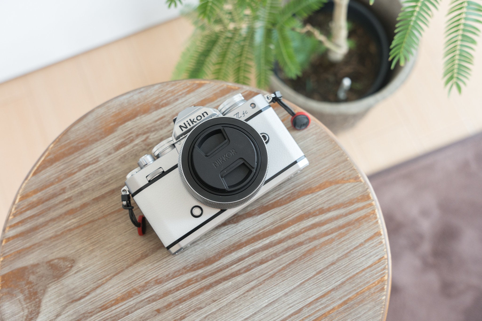 Nikonの「おしゃれカメラ」まさかのデザインに一目惚れした…！