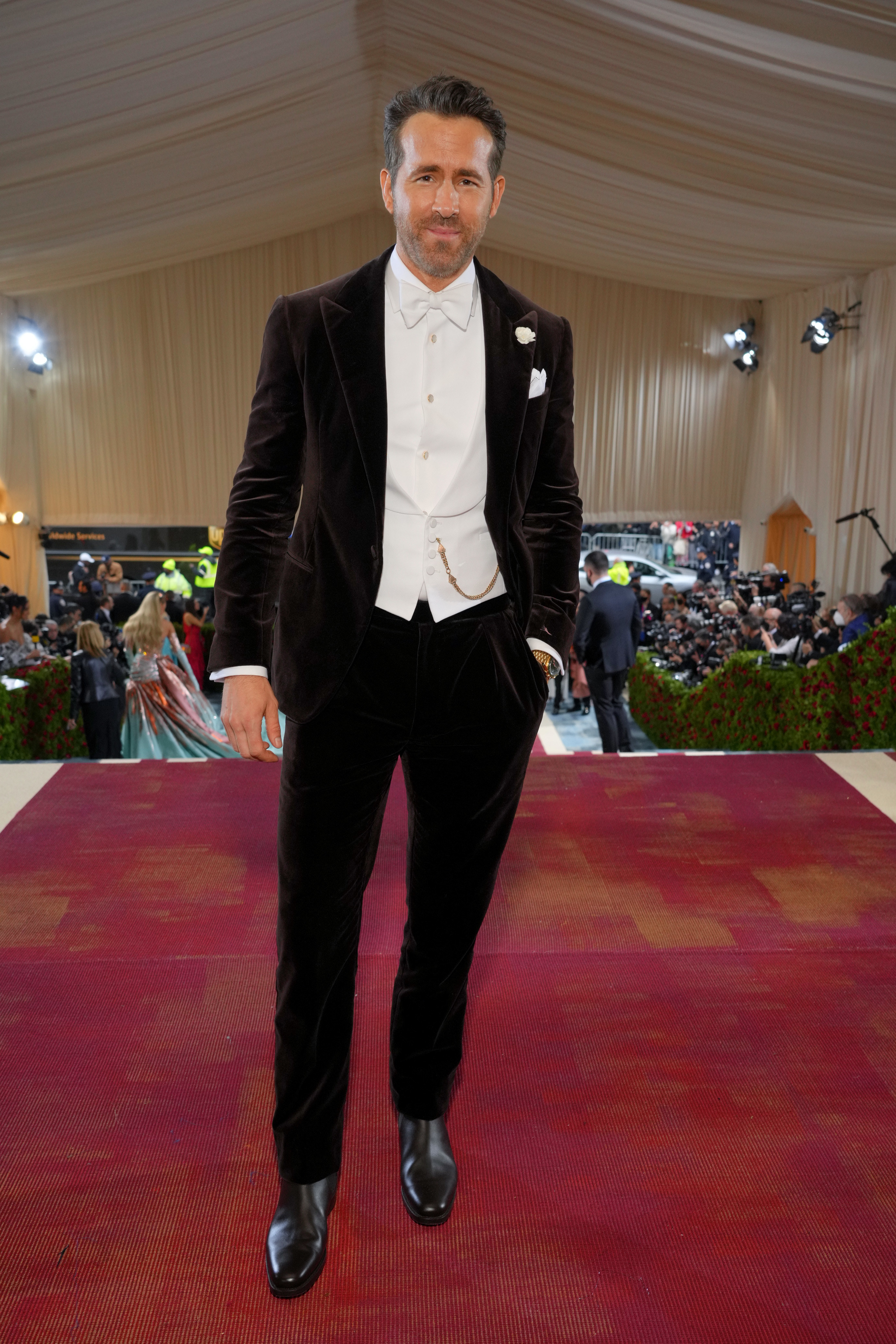 Ryan Reynolds poses on the red carpet in his tux