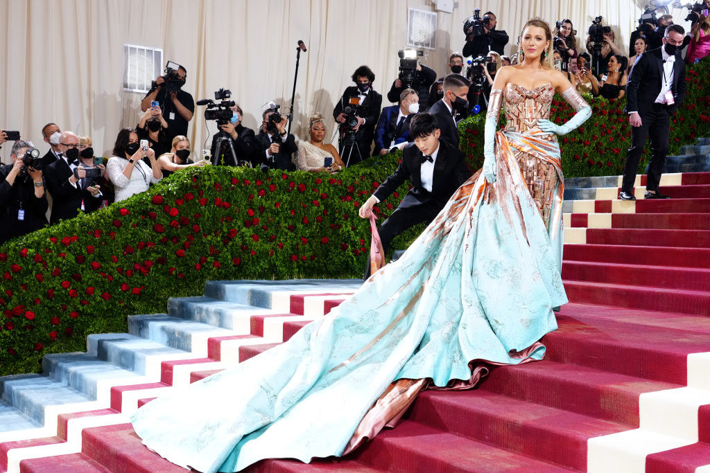 Blake Lively showing the color change of the dress