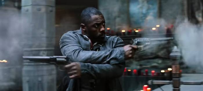 Roland firing both his guns in opposite directions in the Dixie Pig in &quot;The Dark Tower&quot;