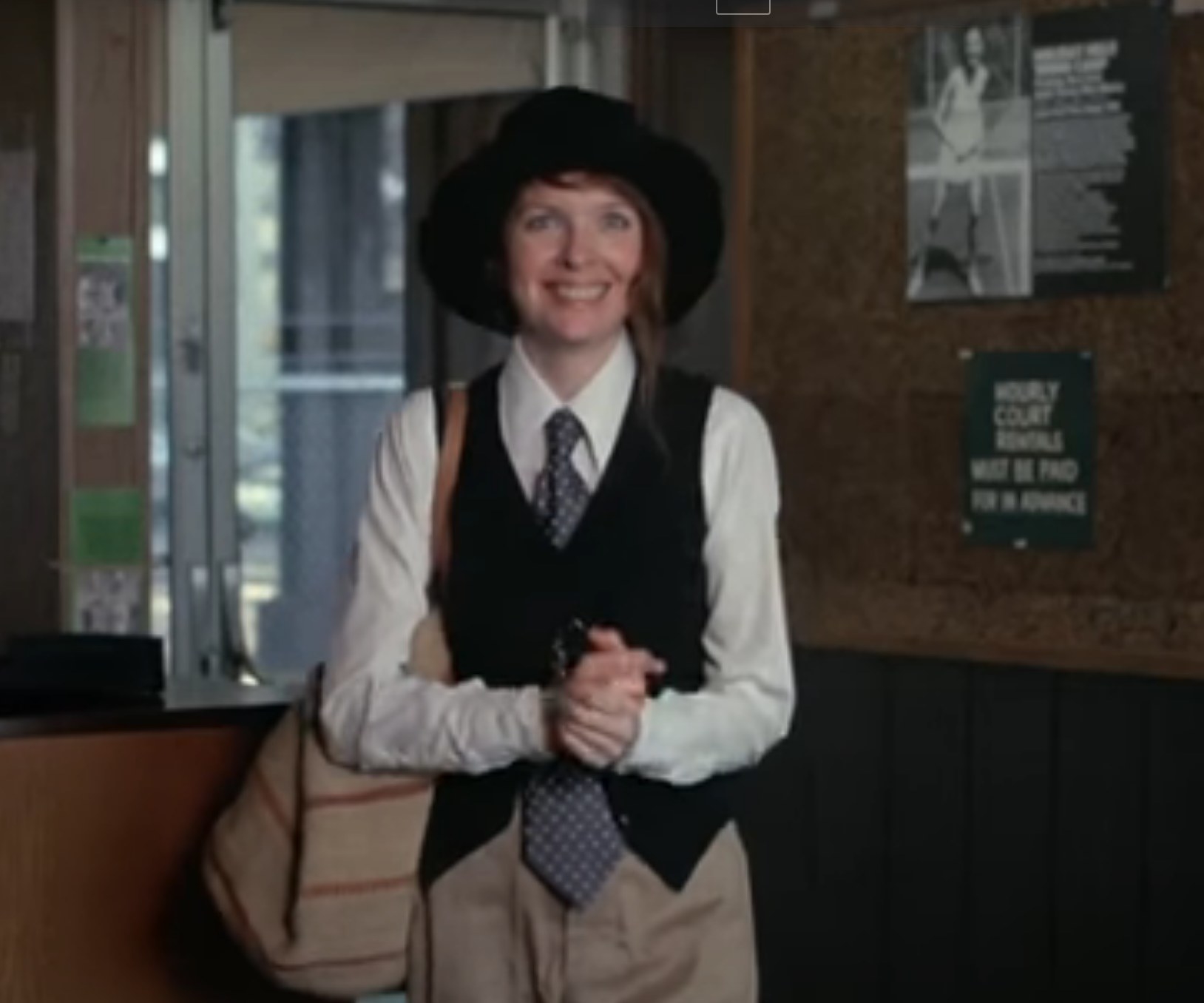 Diane Keaton as Annie offers Alvy a ride home