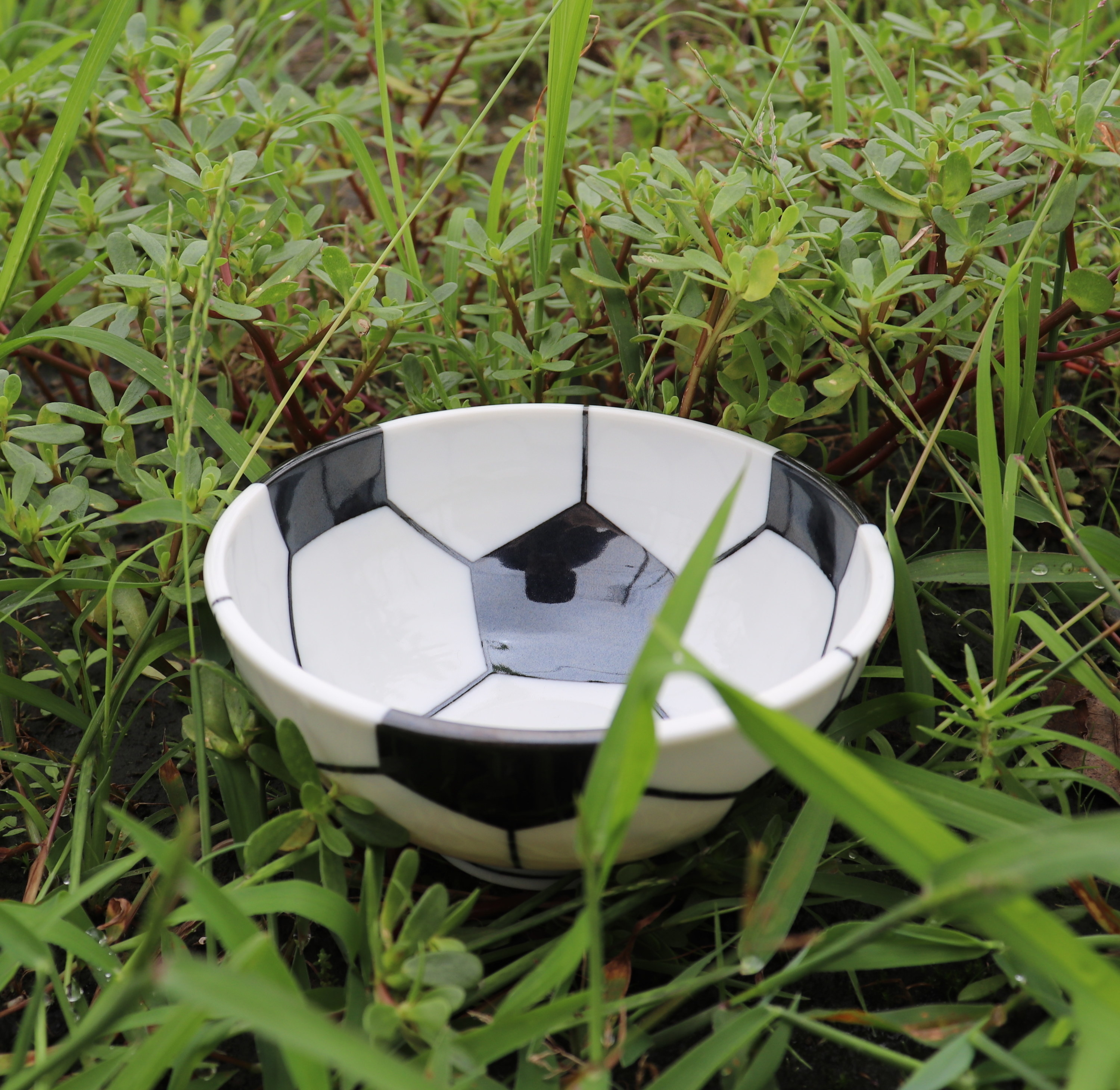 NITORI(ニトリ)のおすすめキッチングッズ「軽量飯碗サッカーボウル」