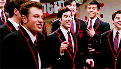 布莱恩和莺歌“Glee"