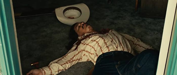 Llewelyn Moss shot dead on the floor in &quot;No Country For Old Men&quot;
