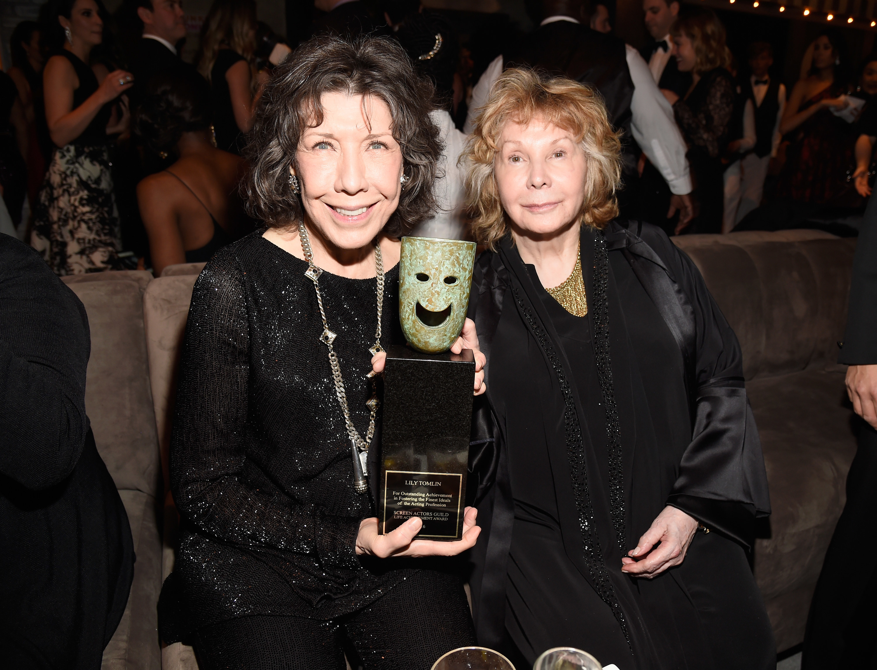 Lily Tomlin and Jane Wagner at an awards event