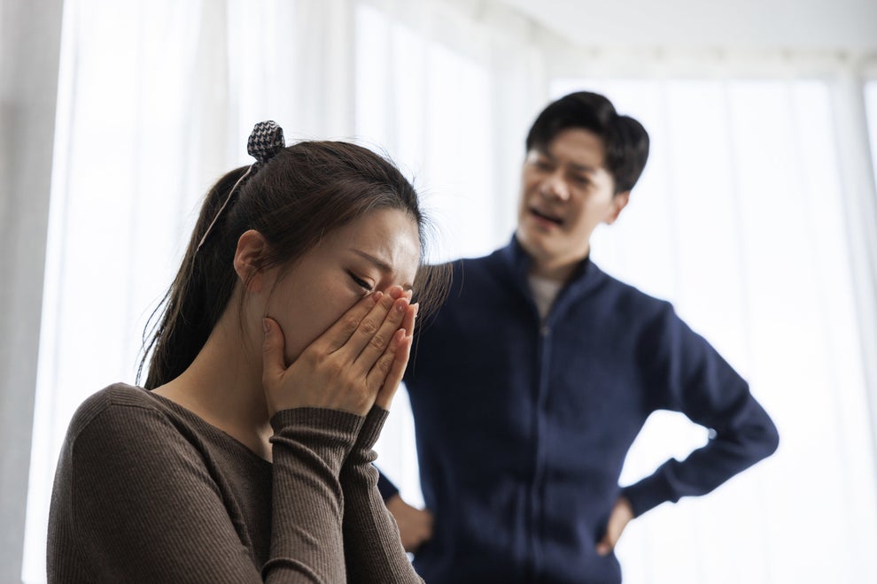 Signs A Couple Is Faking A Relationship