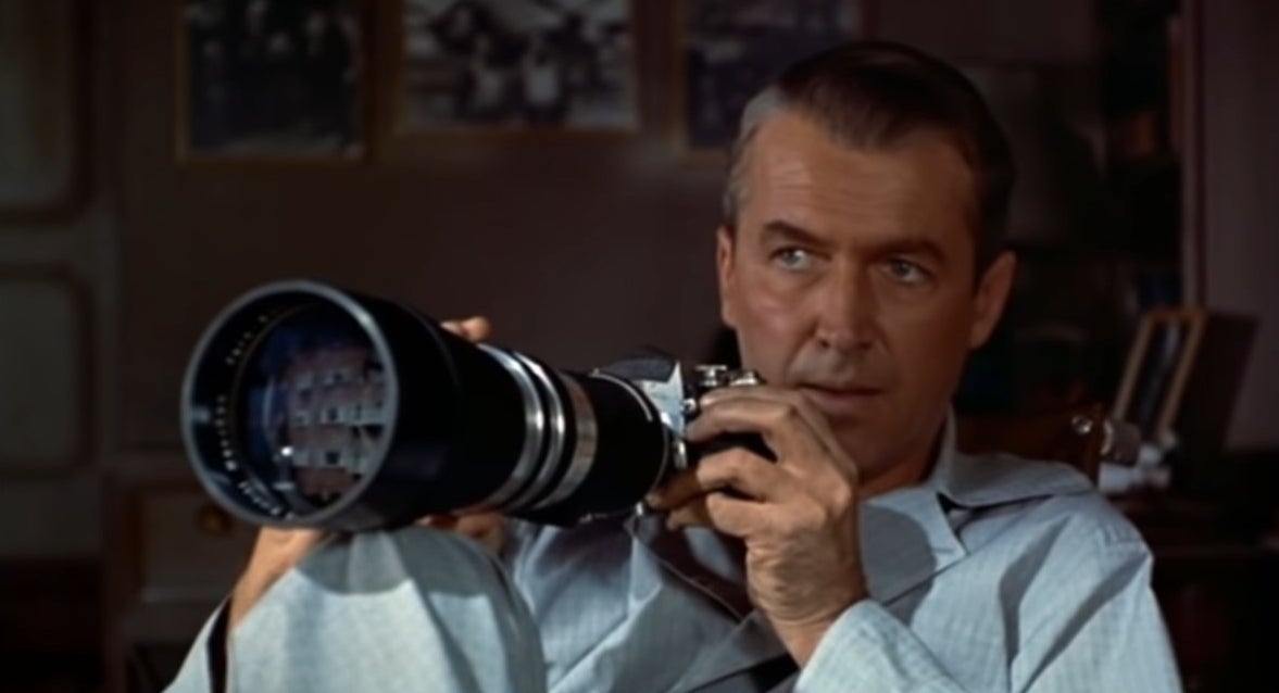 Jeffries holding his camera in &quot;Rear Window&quot;