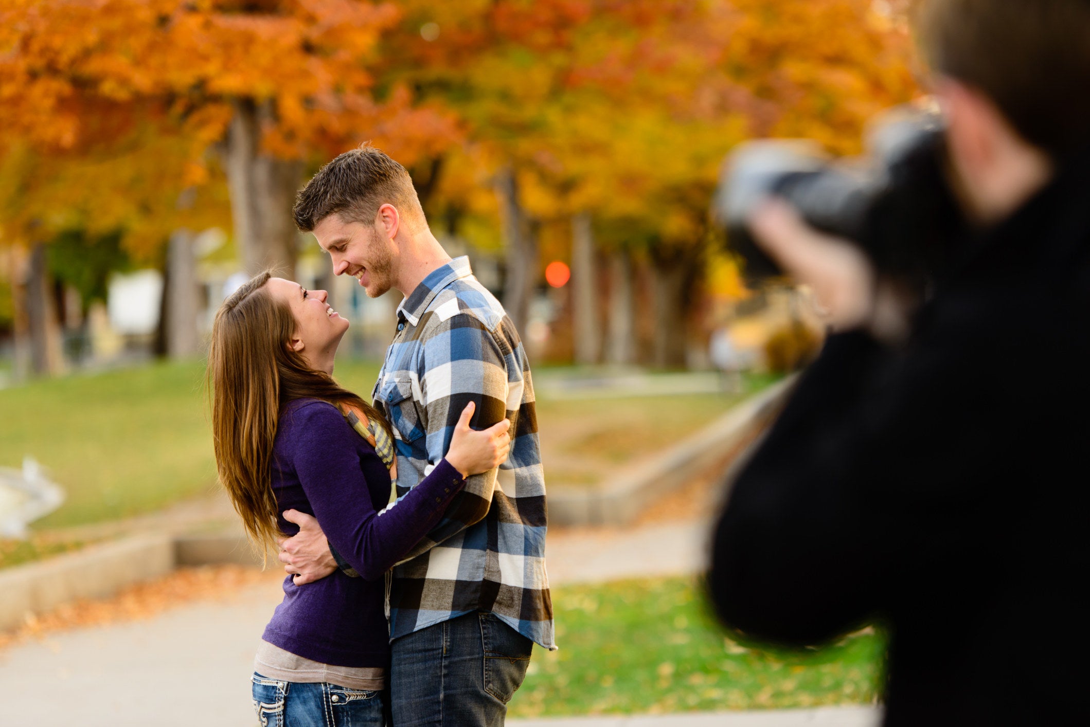 Signs A Couple Is Faking A Relationship