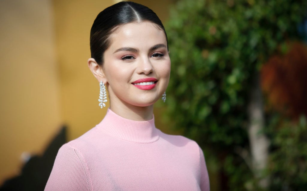 Selena Gomez attends the Premiere of Universal Pictures' "Dolittle" at Regency Village Theatre in 2020