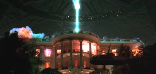 Një anije aliene që hedh në erë Shtëpinë e Bardhë në "Ditën e Pavarësisë"