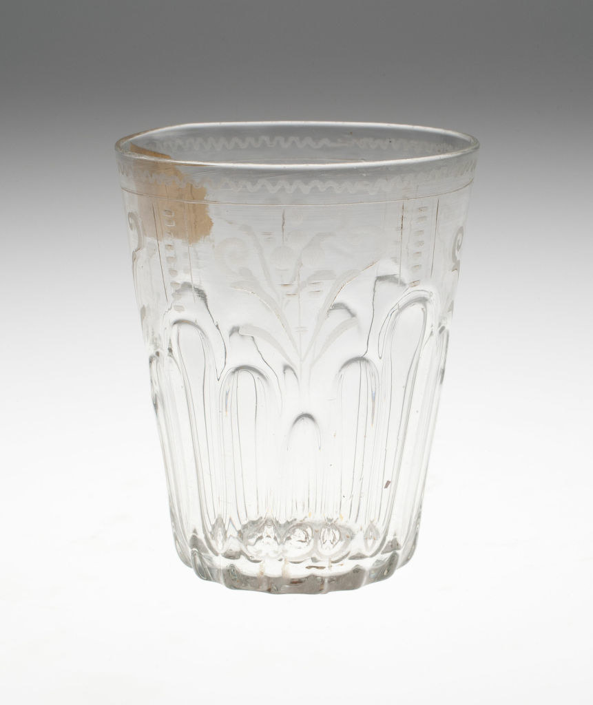 a drinking glass with light design