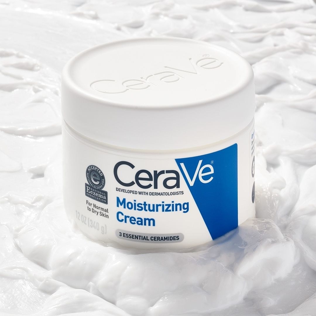 Crema Hidratante CeraVe C para rostro y cuerpo para piel seca