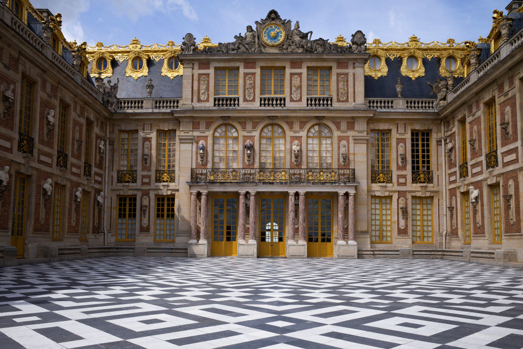 The outside of the Chateau de Versailles