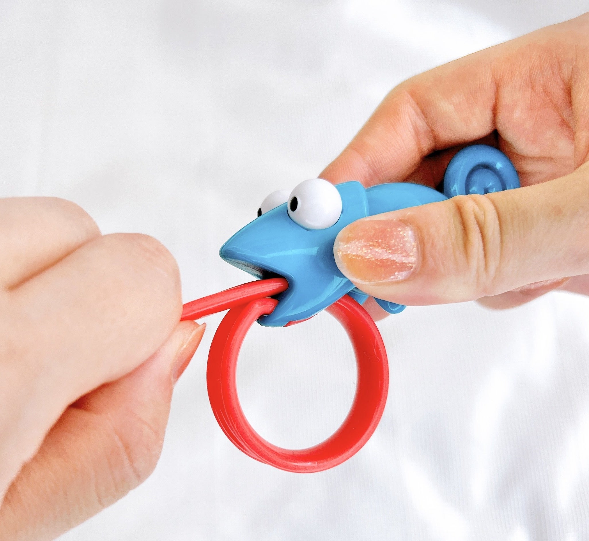 PLAZA(プラザ)のおすすめグッズ「joie(ジョイー)カメレオンバッグタイ」