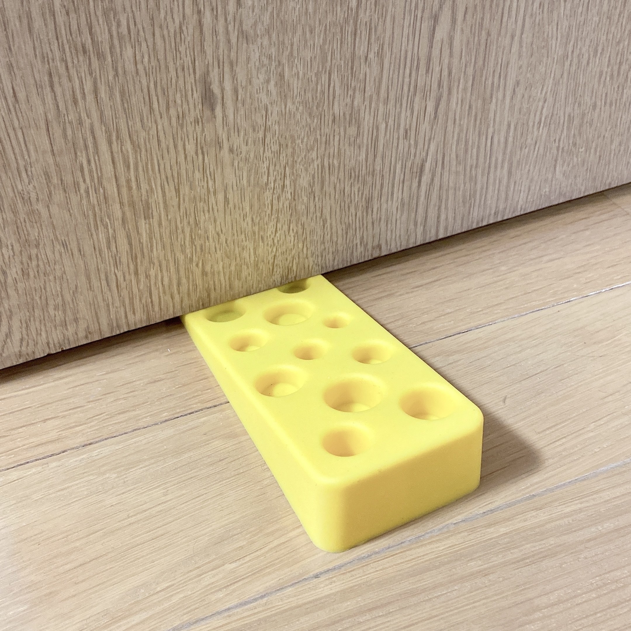 フライングタイガーのおすすめグッズ「ドアストッパー」