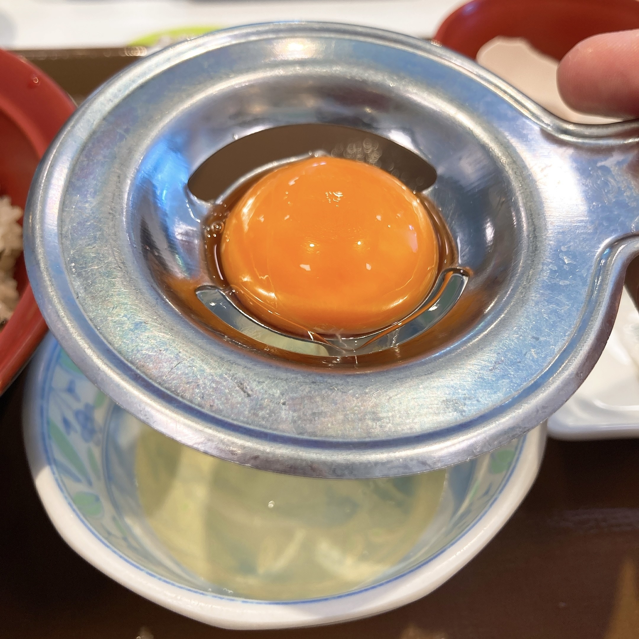 すき家のおすすめのメニュー「まぐろユッケ丼」