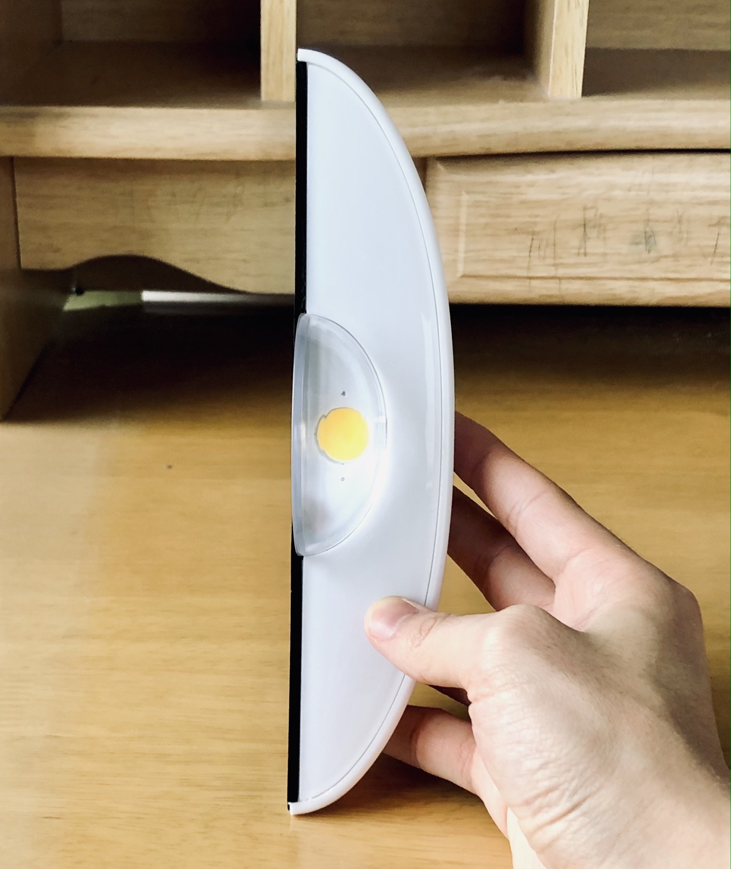 DAISO(ダイソー)のオススメのライト「インテリアウォールライト」