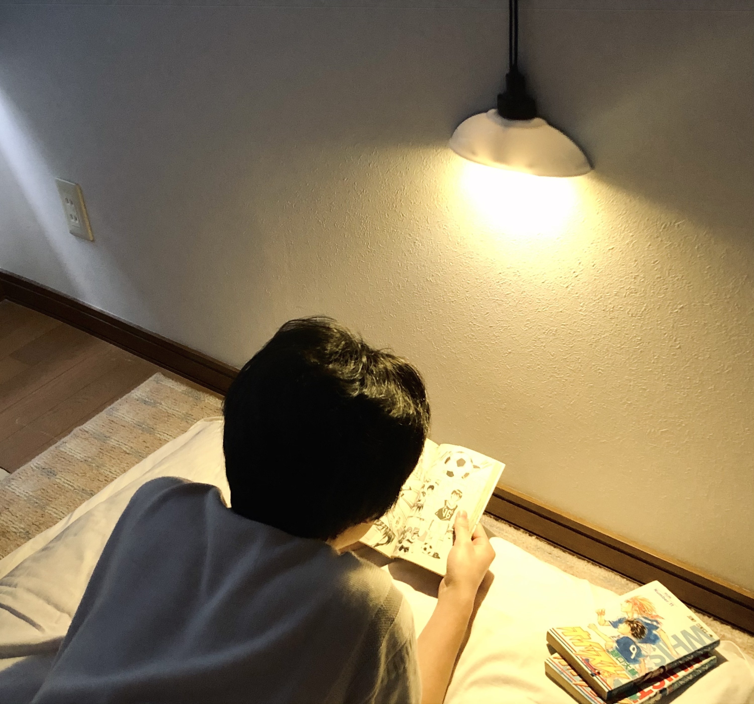 DAISO(ダイソー)のオススメのライト「インテリアウォールライト」