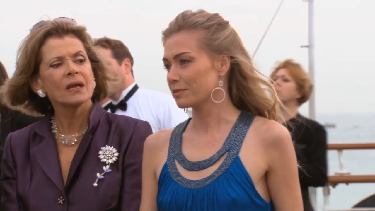 Lucille and Lindsay on the Queen Mary in &quot;Arrested Development&quot;