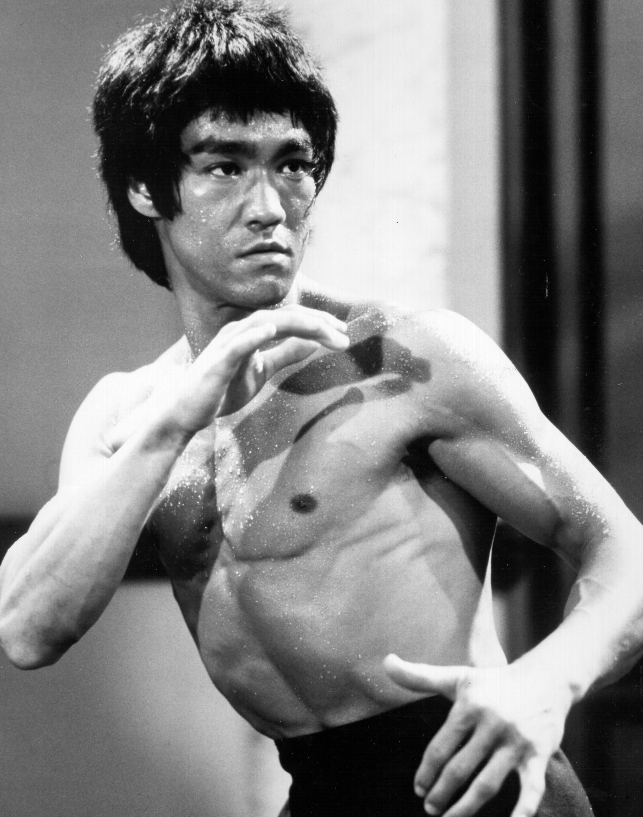 Bruce Lee fighting