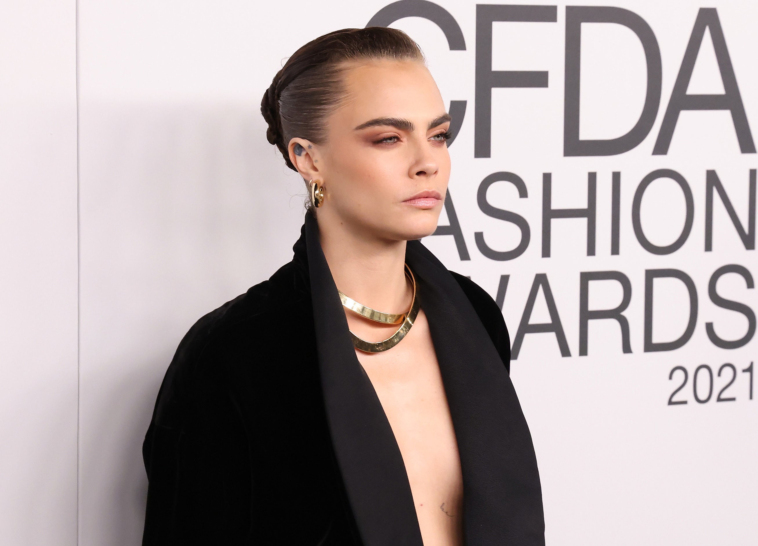 A closeup of Cara at an event