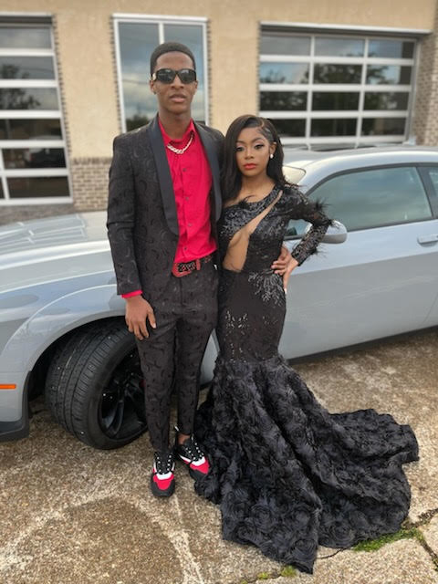 Black prom 2024 dress and date