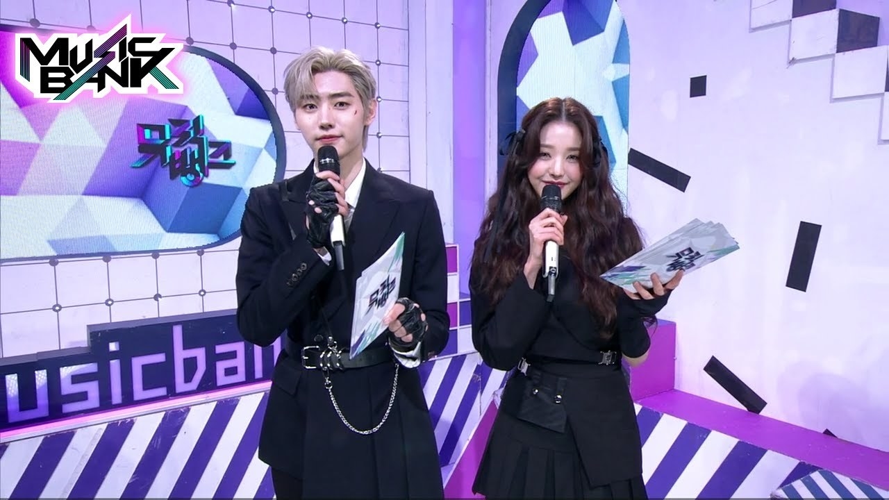 Man and woman mc&#x27;ing for a music show