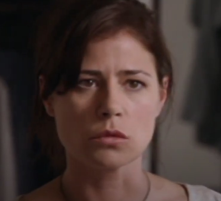 Maura Tierney as Sarah talks to her kids in the unaired &quot;Parenthood&quot; pilot