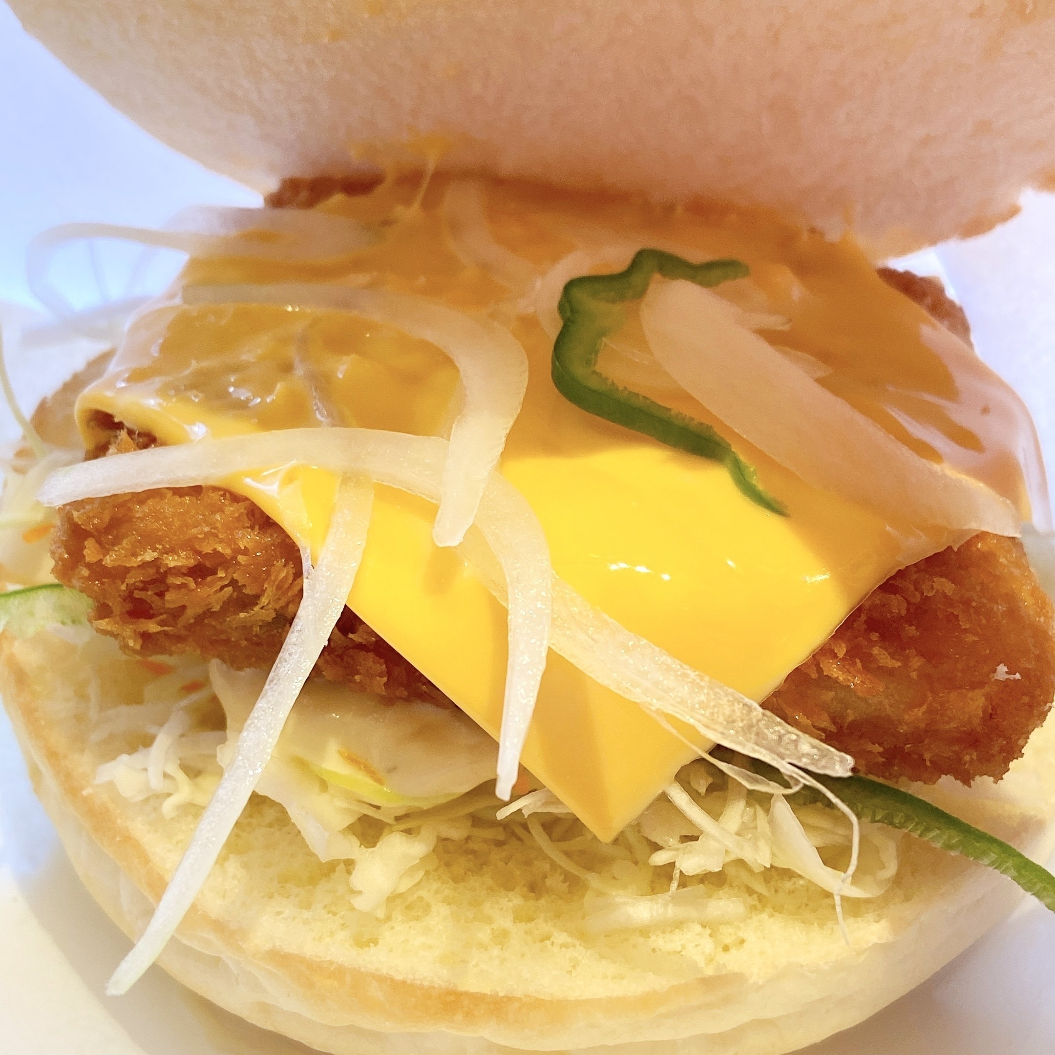 コメダ珈琲店の「フィッシュフライバーガー」