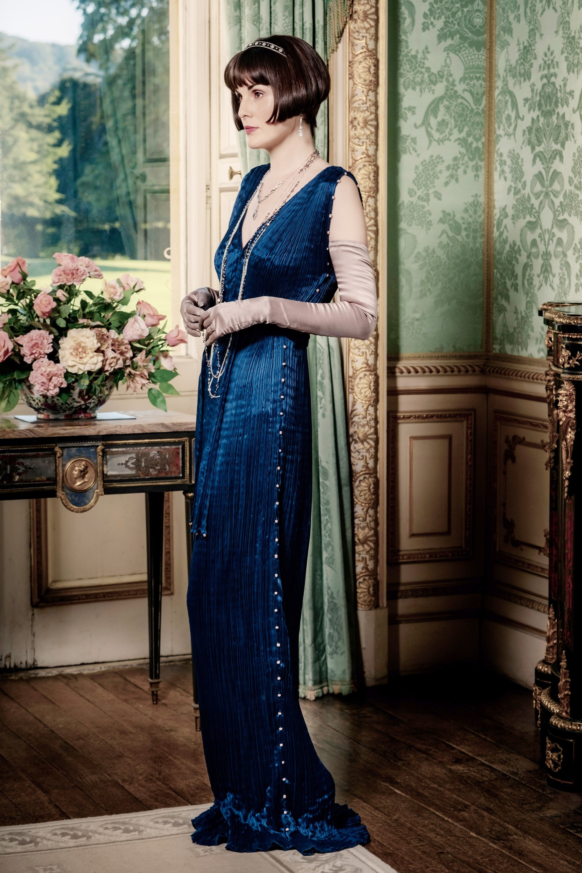 A woman wearing a more form-fitting dress on &quot;Downton Abbey: A New Era&quot;