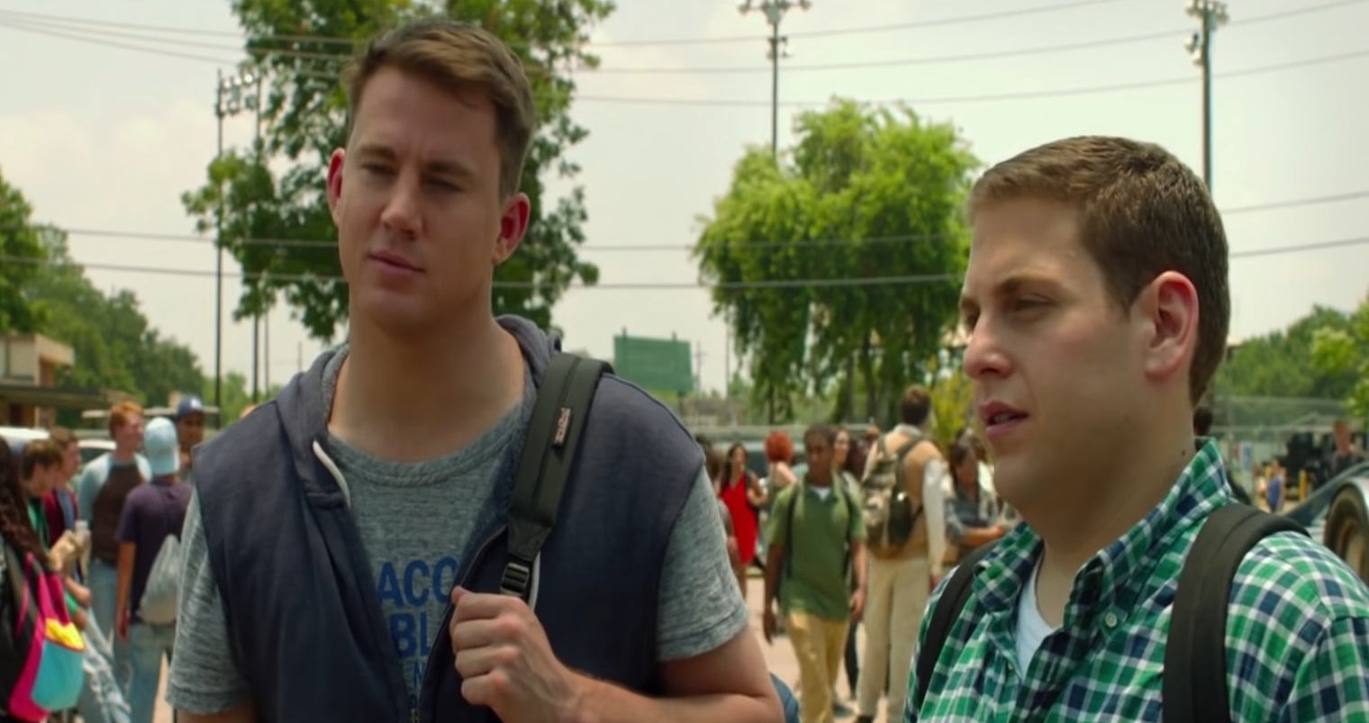 Schmidt and Jenko at a high school parking lot in &quot;21 Jump Street&quot;