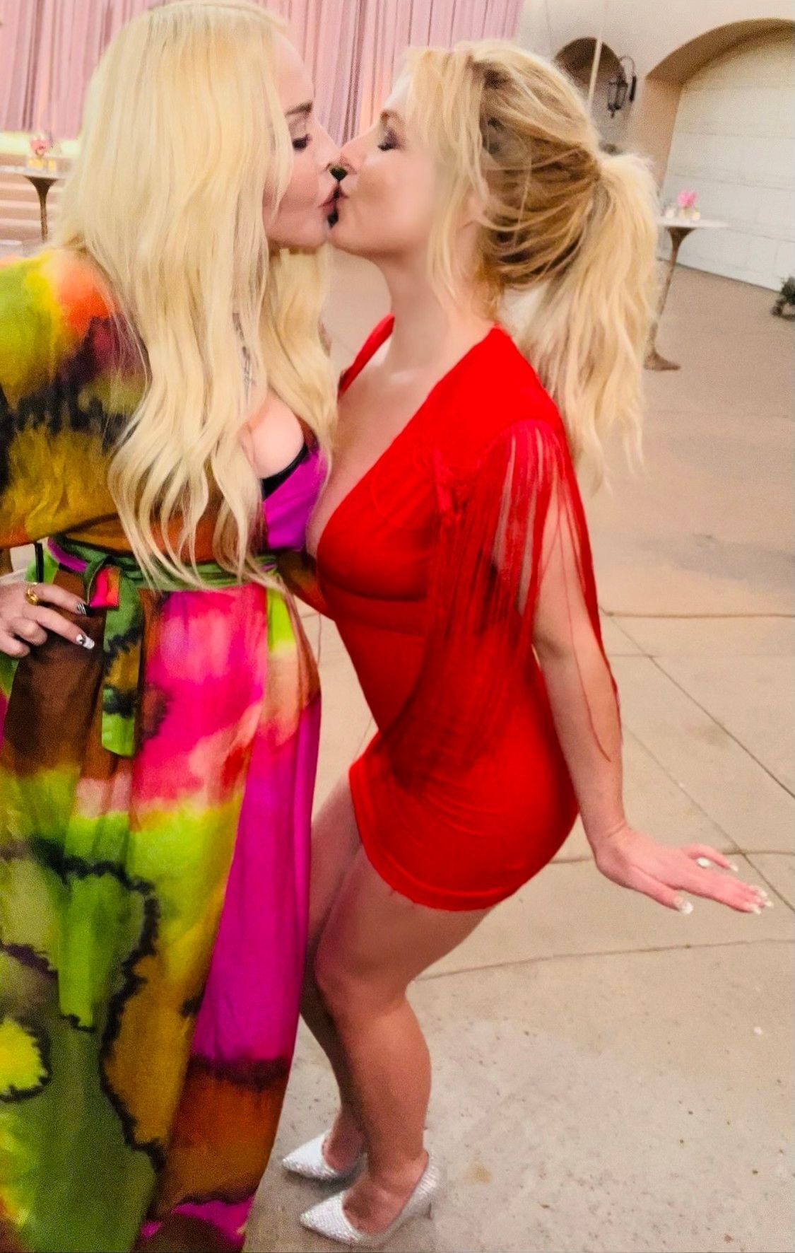 Madonna and Britney kissing
