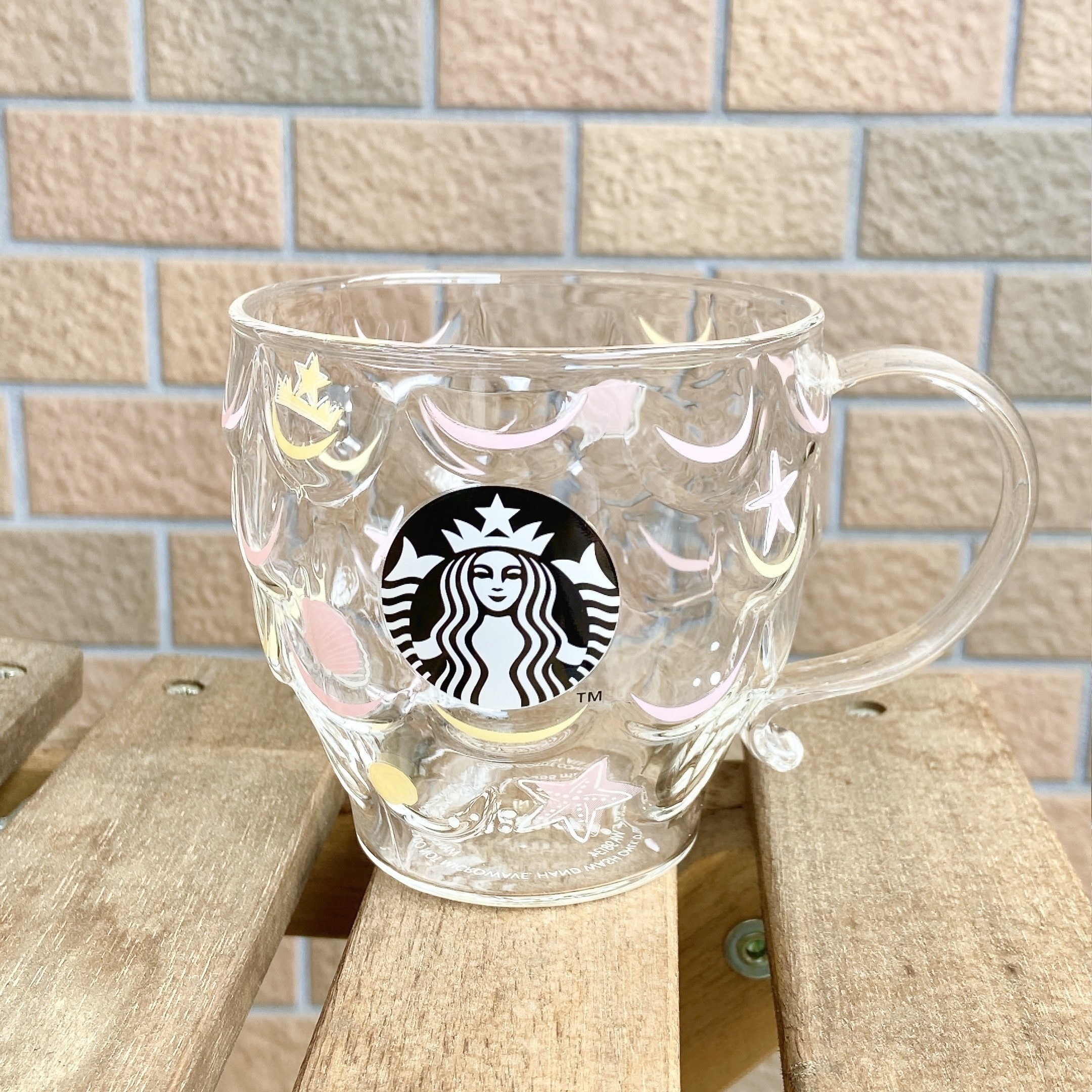 Starbucks（スターバックス））の2022新作「耐熱グラスマグシャイニービーチ355ml」が夏におすすめのマグカップ