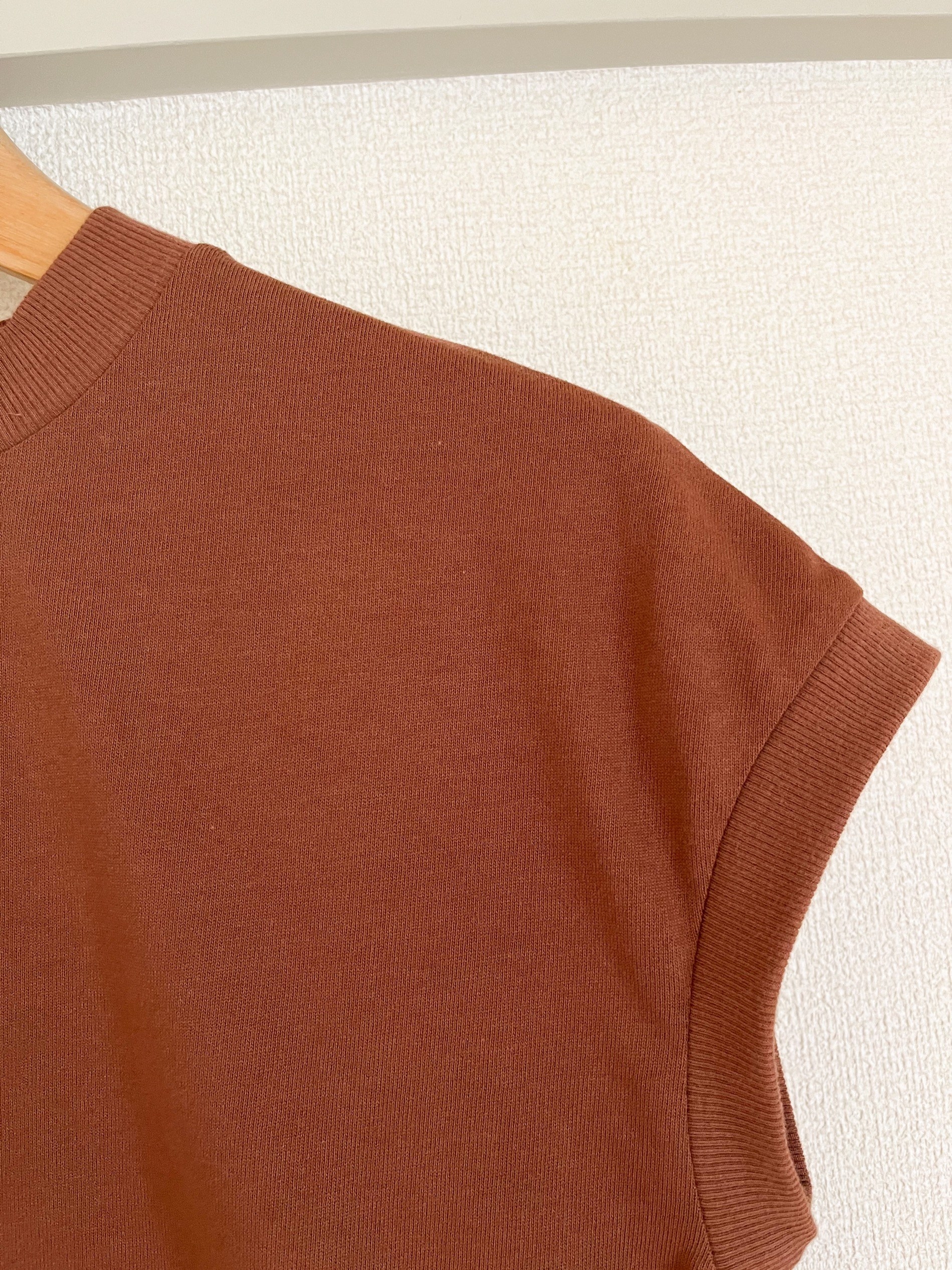 無印良品の人気レディースアイテム「太番手天竺編みフレンチスリーブTシャツ」夏コーデにおすすめ