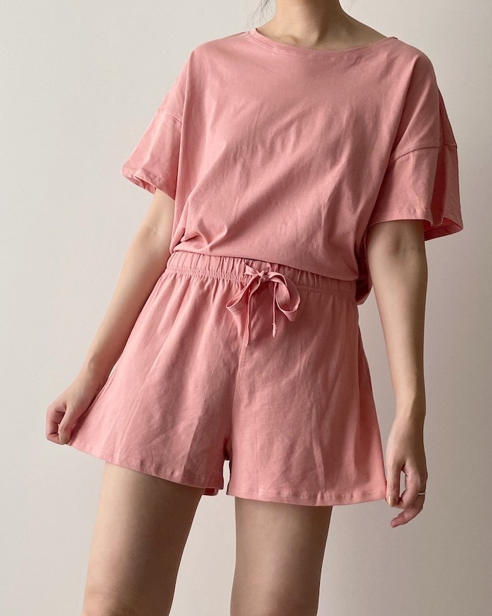 GU（ジーユー）の新作ルームウェアアイテム「コットンラウンジセット（半袖&amp;amp;ショートパンツ）」コスパも高く夏のパジャマや部屋着におすすめ