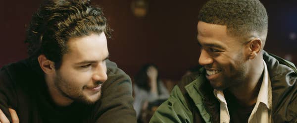 Nhóc Cudi và Christopher Abbott trong phim