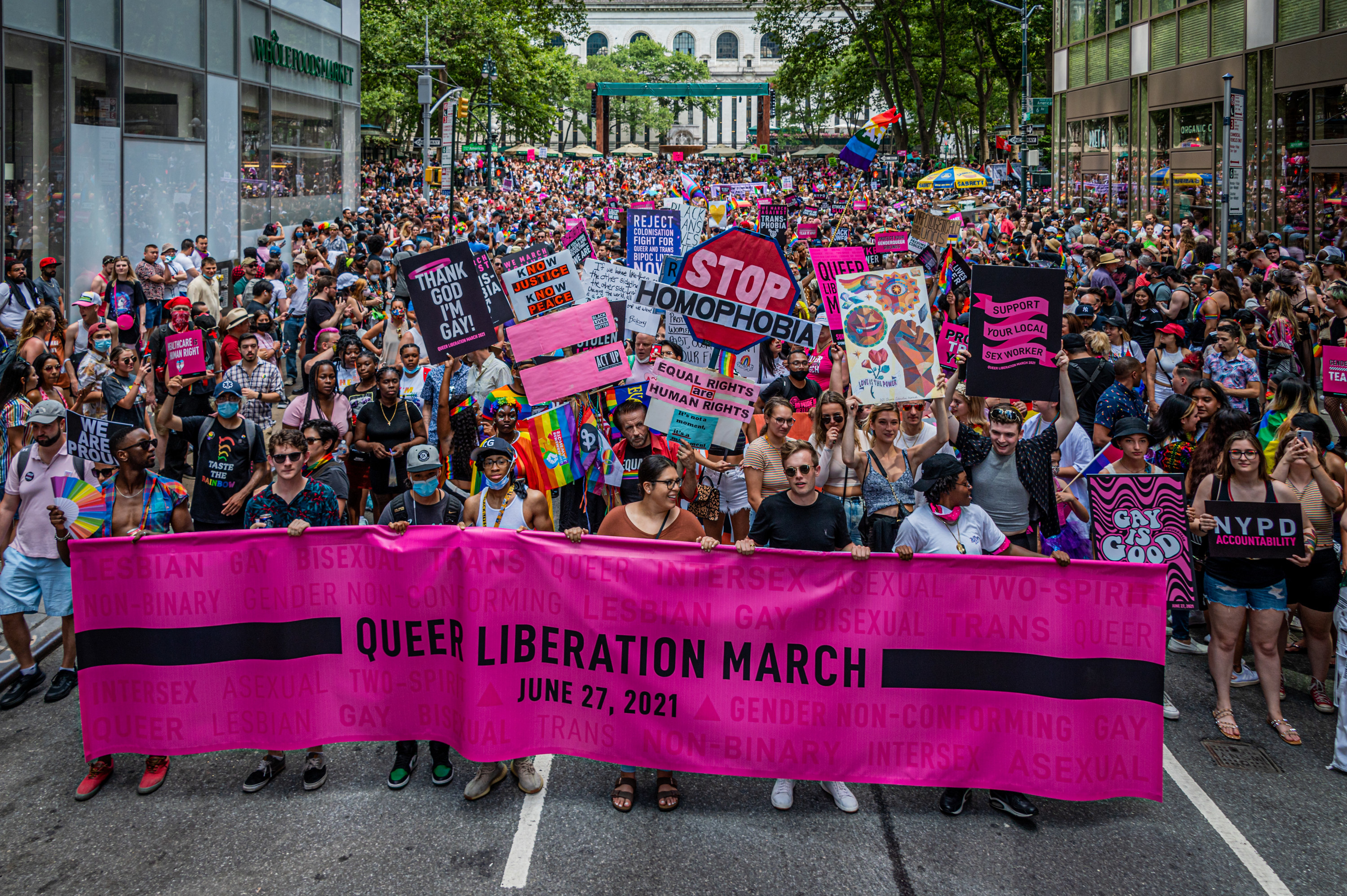 hundreds of people in Manhattan at the queer liberation march in June 2021