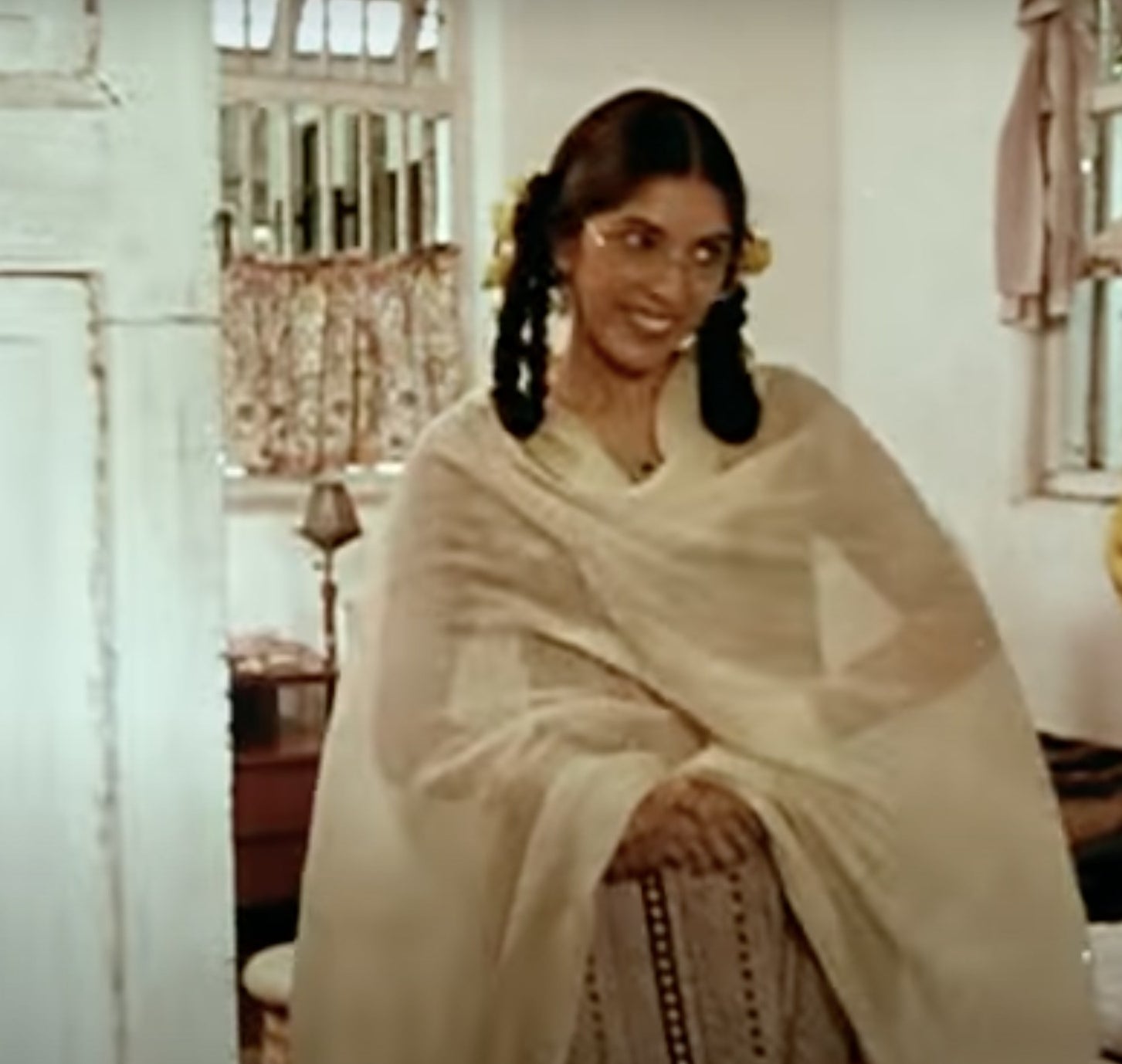 A very young Neena Gupta in the movie Saath Saath