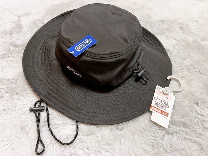 しまむらの「UVカット帽子」（OUTDOOR PRODUCTS）撥水たれ付きが夏コーデにおすすめ