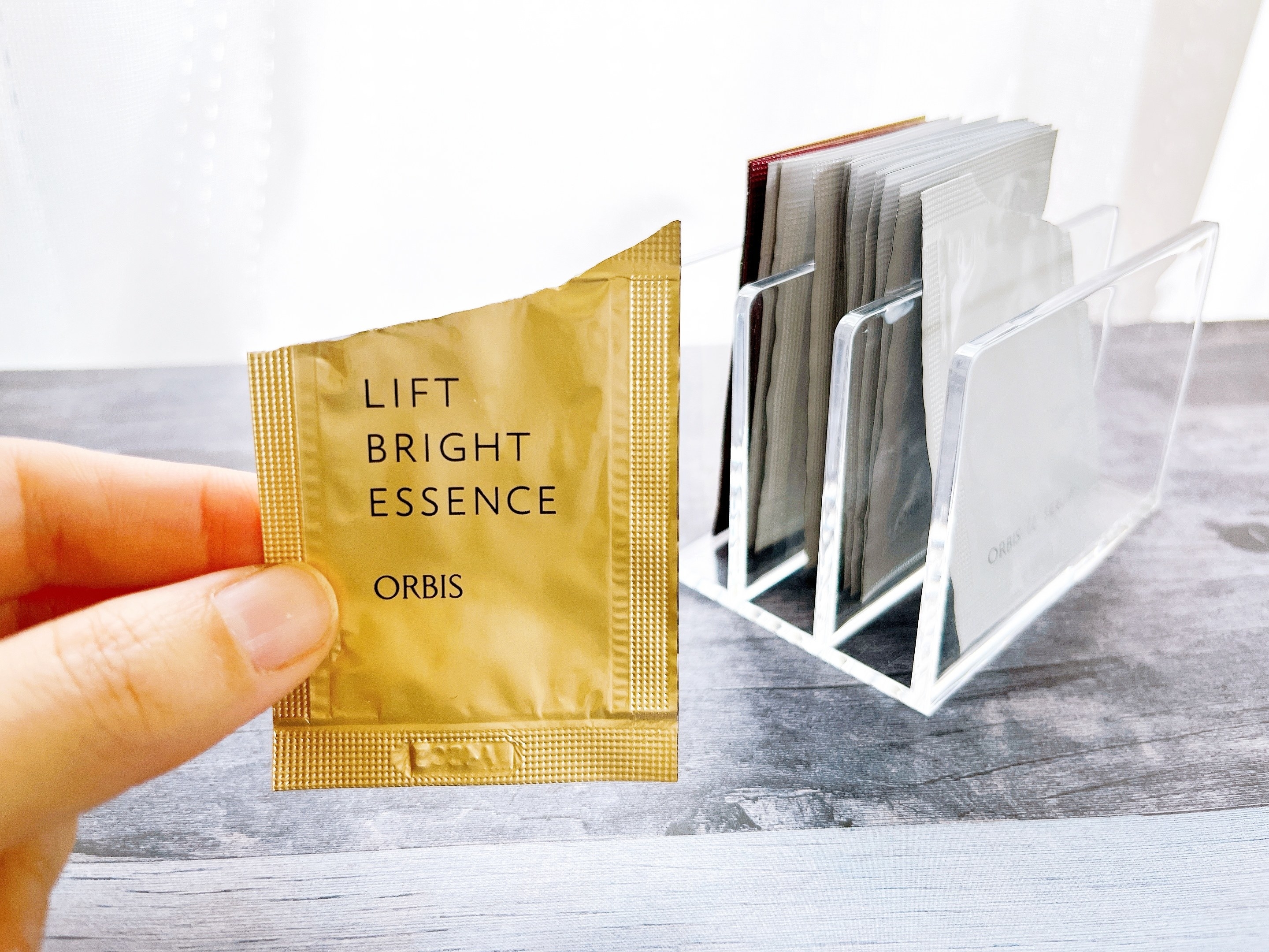 無印良品のおすすめ便利グッズ「アクリルデスクトップ仕切りスタンド」小物の収納や整理整頓に使える優秀グッズ