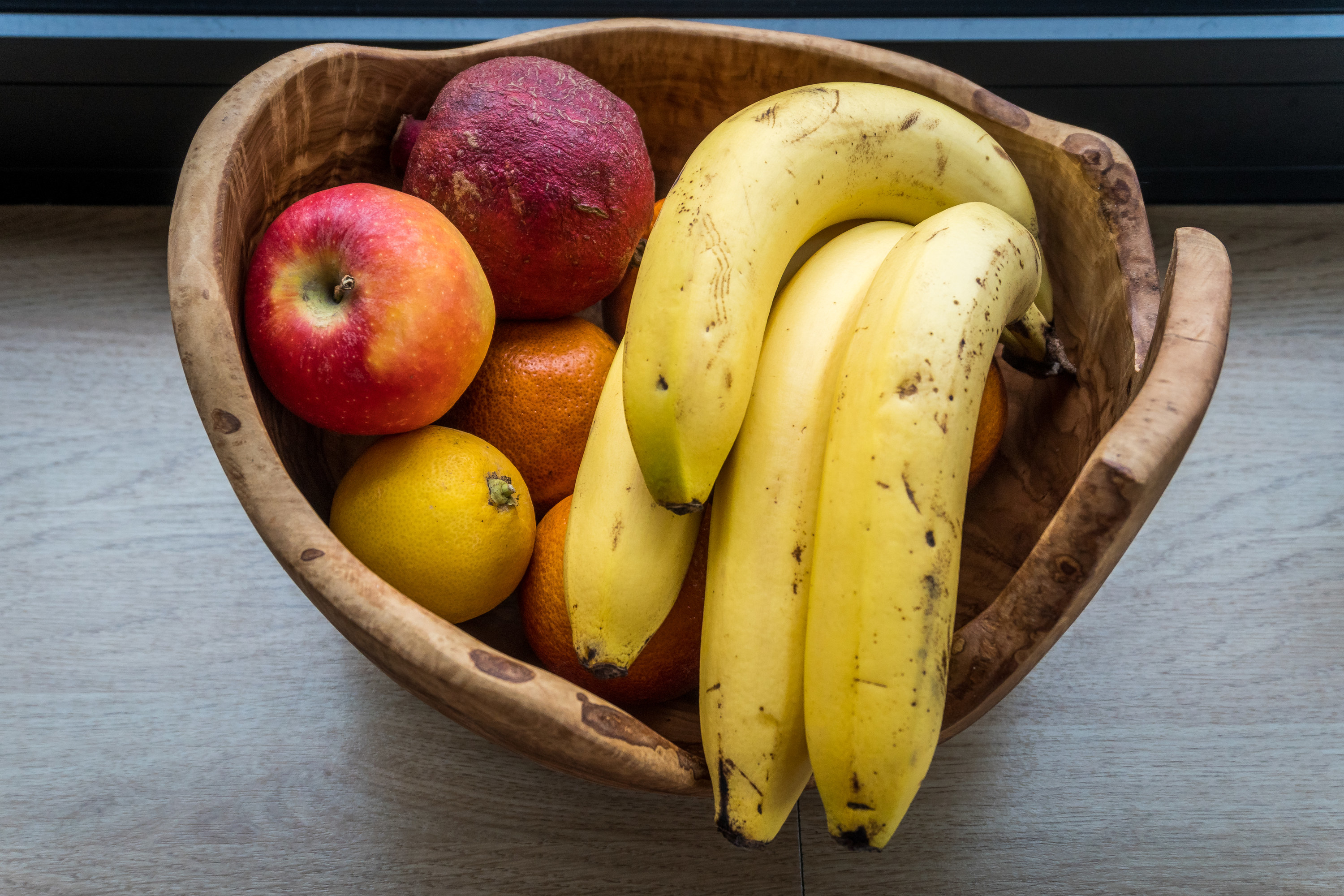 A bowl of fruit