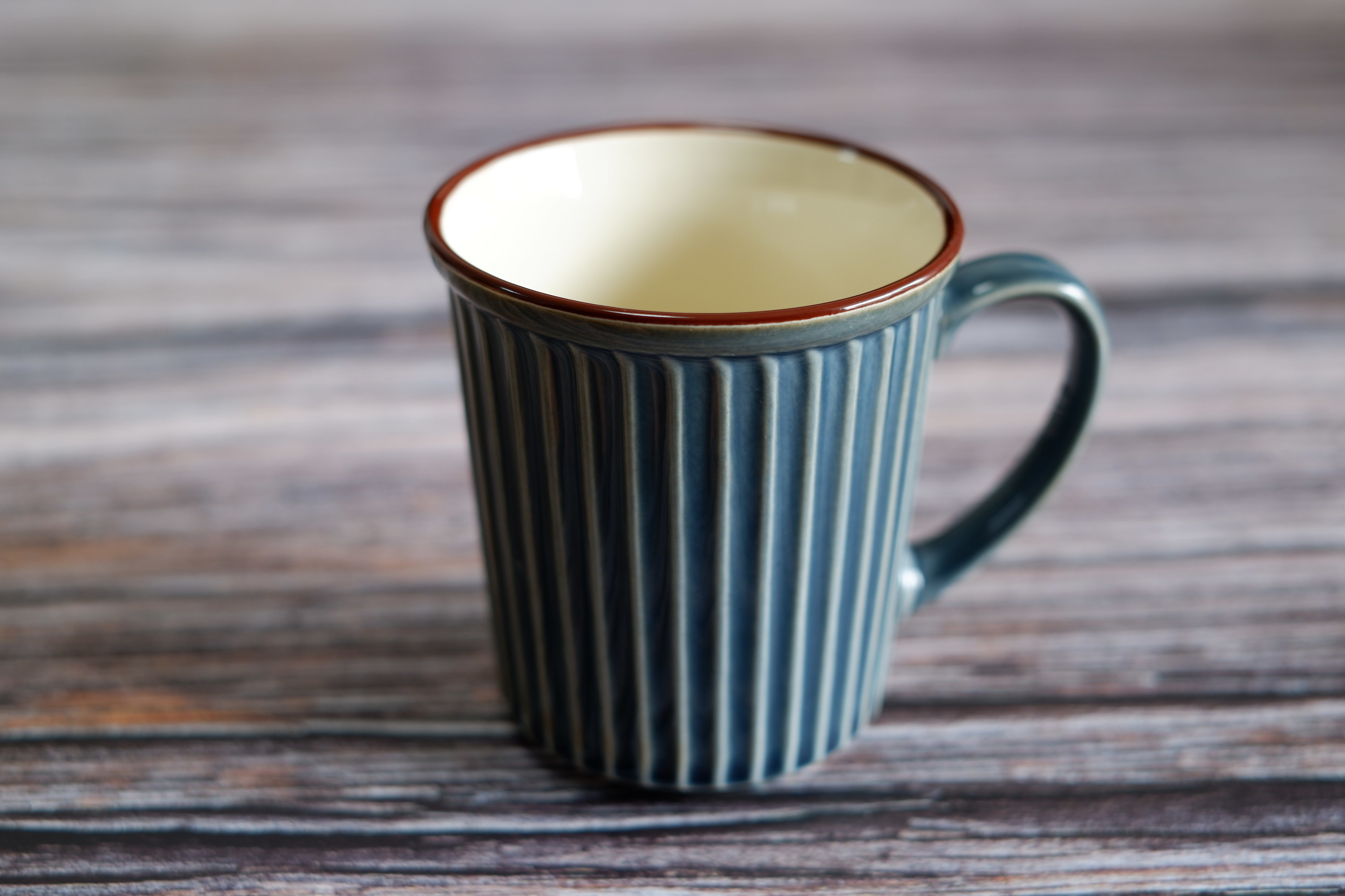 ★ニトリのおすすめマグカップ「マグ リンヌ ブルー（美濃焼）」レトロなデザインがおしゃれで人気！