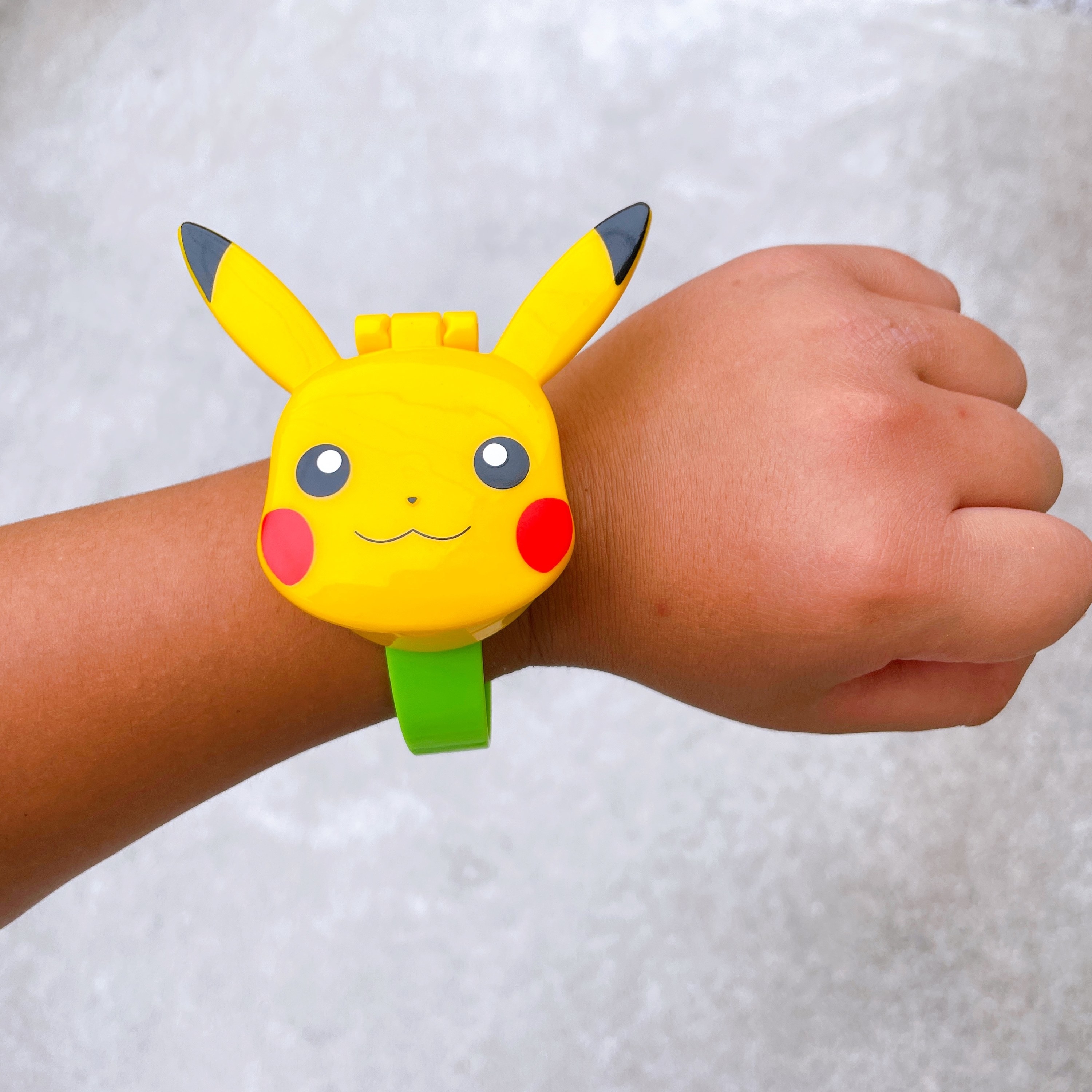 ピカチュウ、可愛すぎません？ハッピーセットの「ポケモングッズ