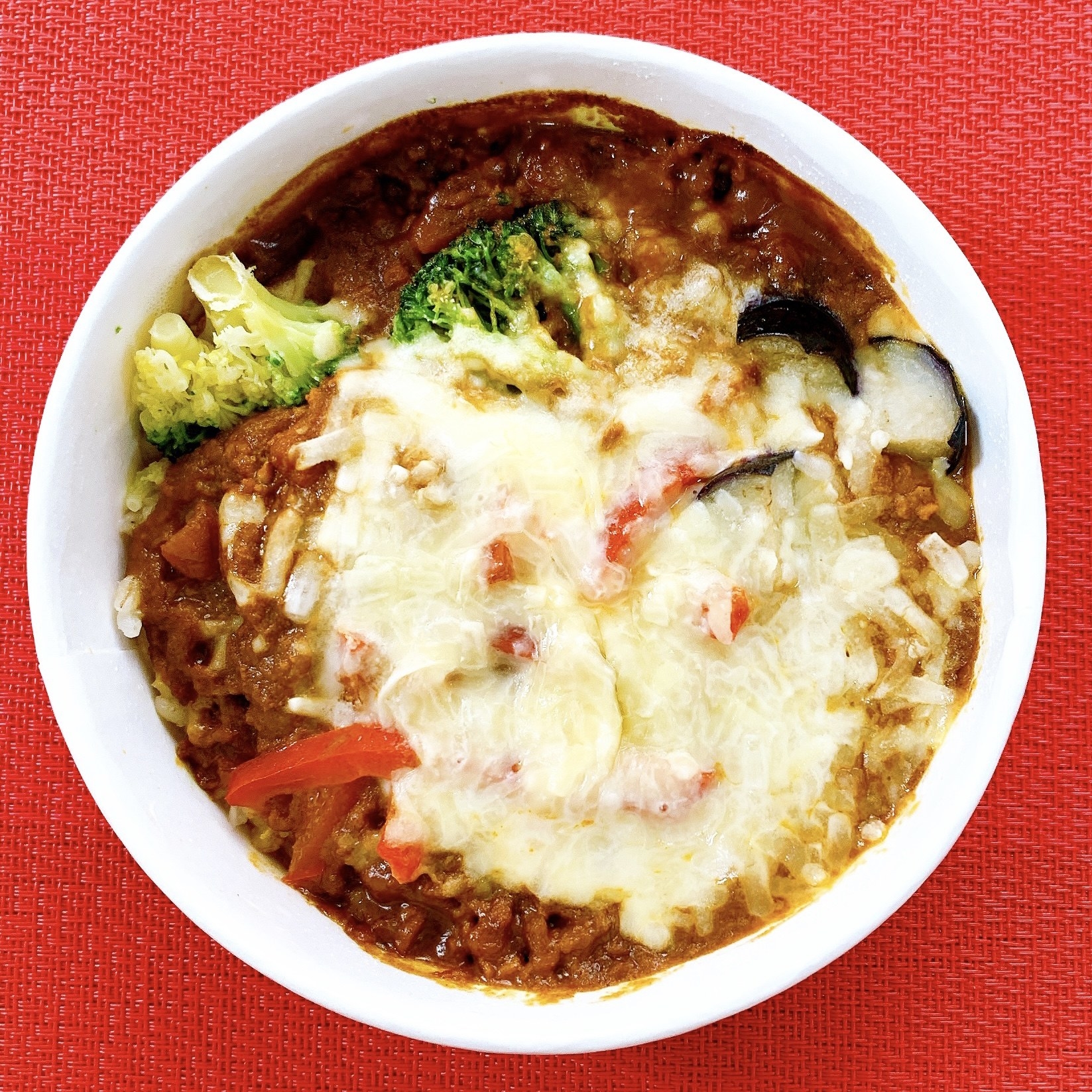 LAWSON（ローソン）のおすすめ冷凍食品「3種チーズのキーマカレー」