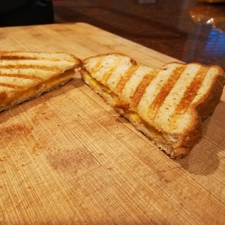 the same reviewer's close up shot of the sandwich