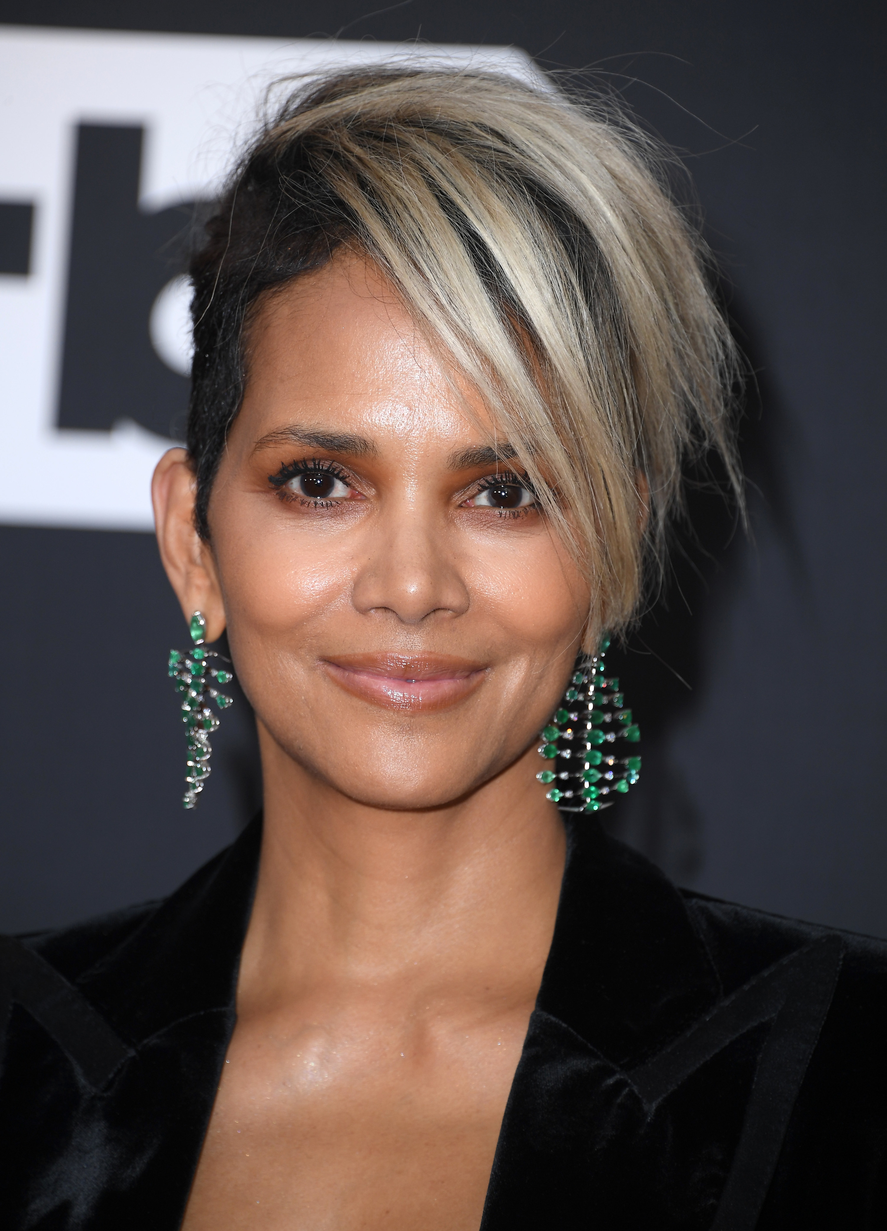 Halle Berry Poses at the 27th Annual Critics Choice Awards