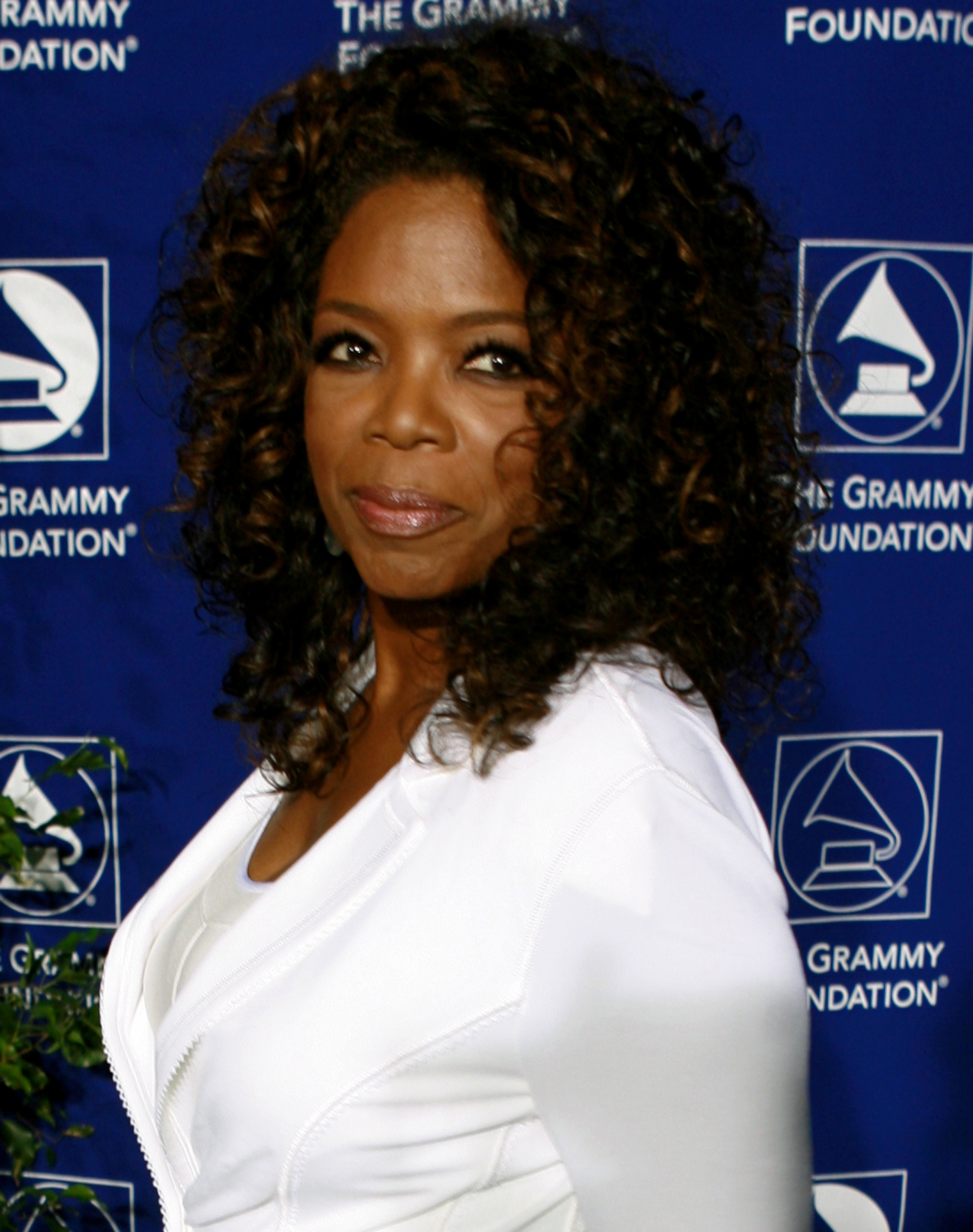 Oprah Winfrey arrives at the GRAMMY Foundation&#x27;s A Starry Night Benefit