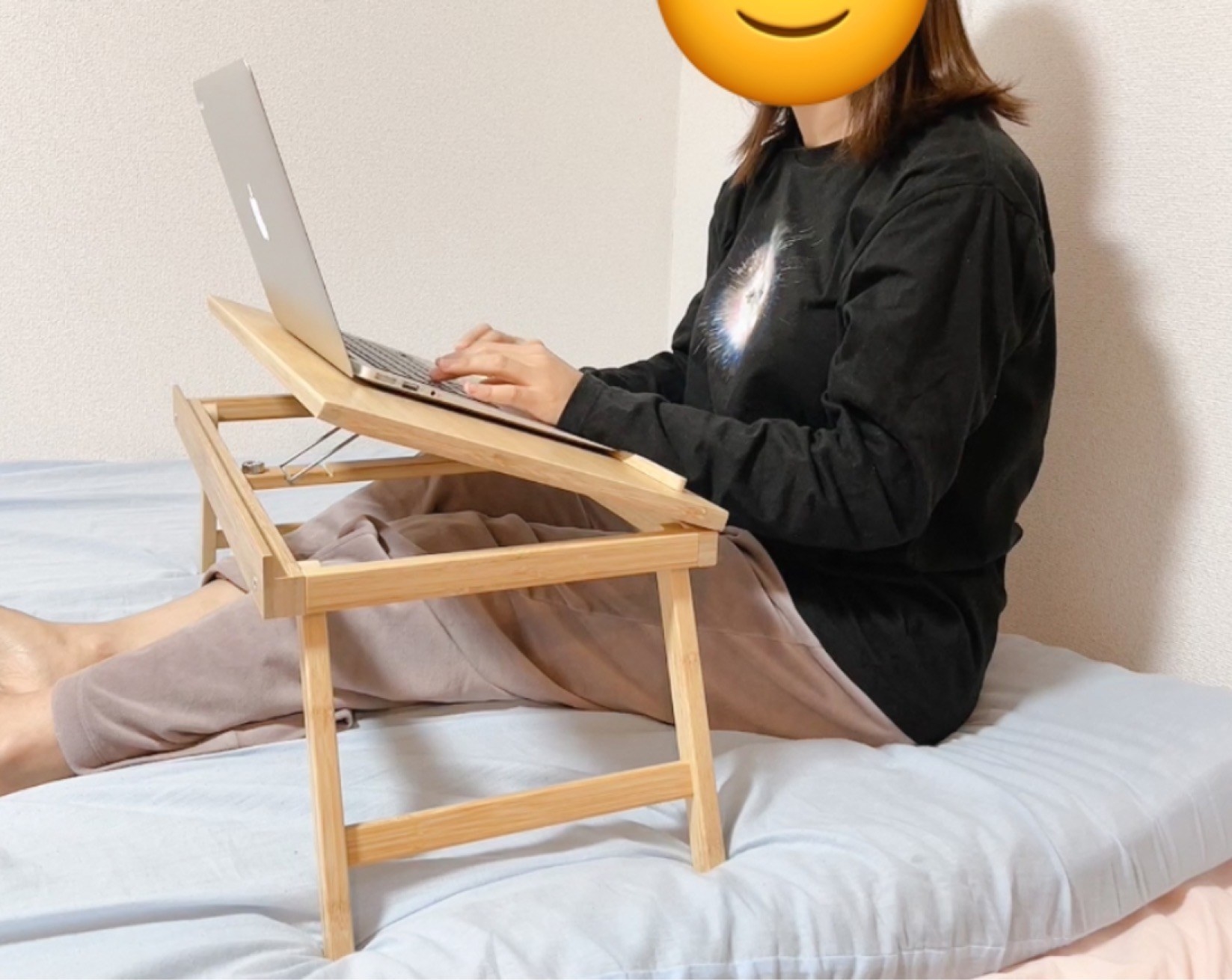 IKEA（イケア）のおすすめ便利アイテム「FELFRITT フェルフリット（ラップトップ/ベッドトレイ）」ベッドの上でパソコン作業ができる