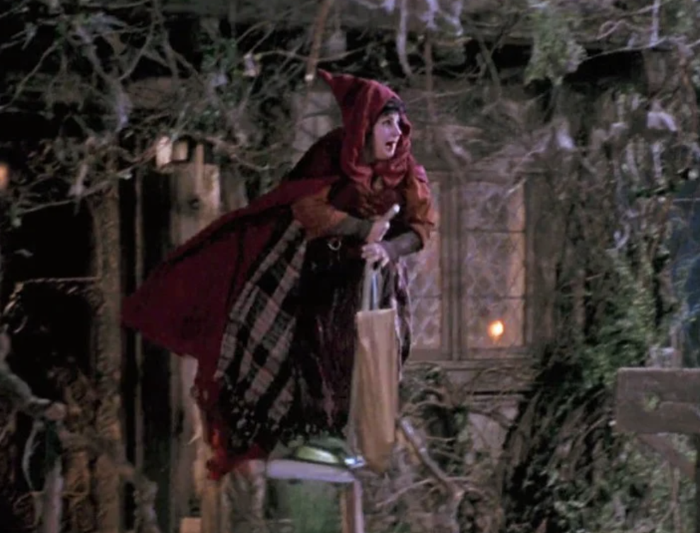 Mary Sanderson Will Fly On Two Roombas In "Hocus Pocus 2